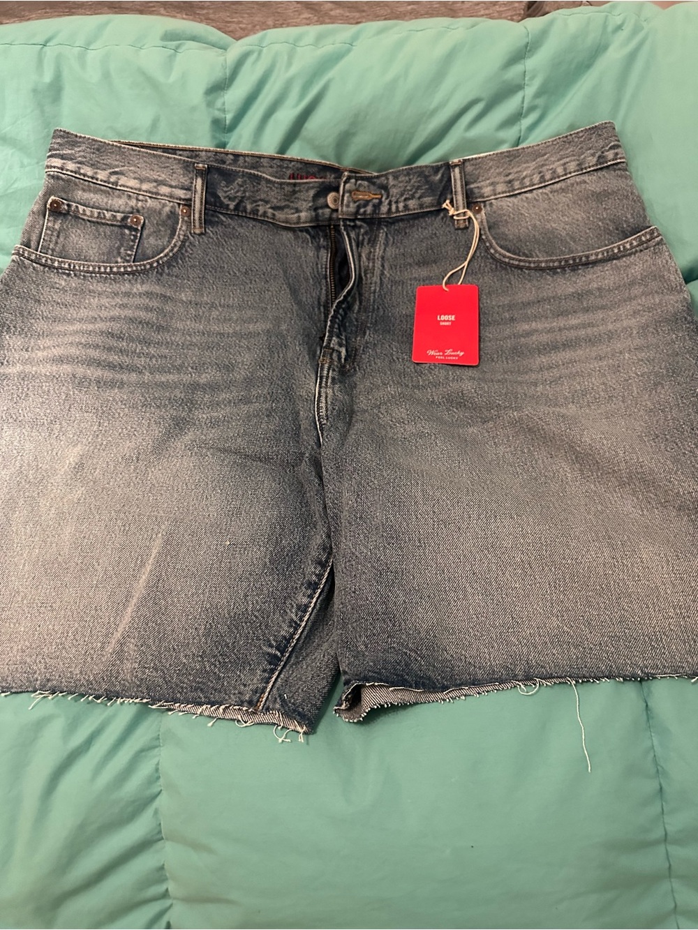 ☘️ NWT ☘️ Men’s Lucky Brand Loose Fit Washed Blue Denim Cutoff Shorts